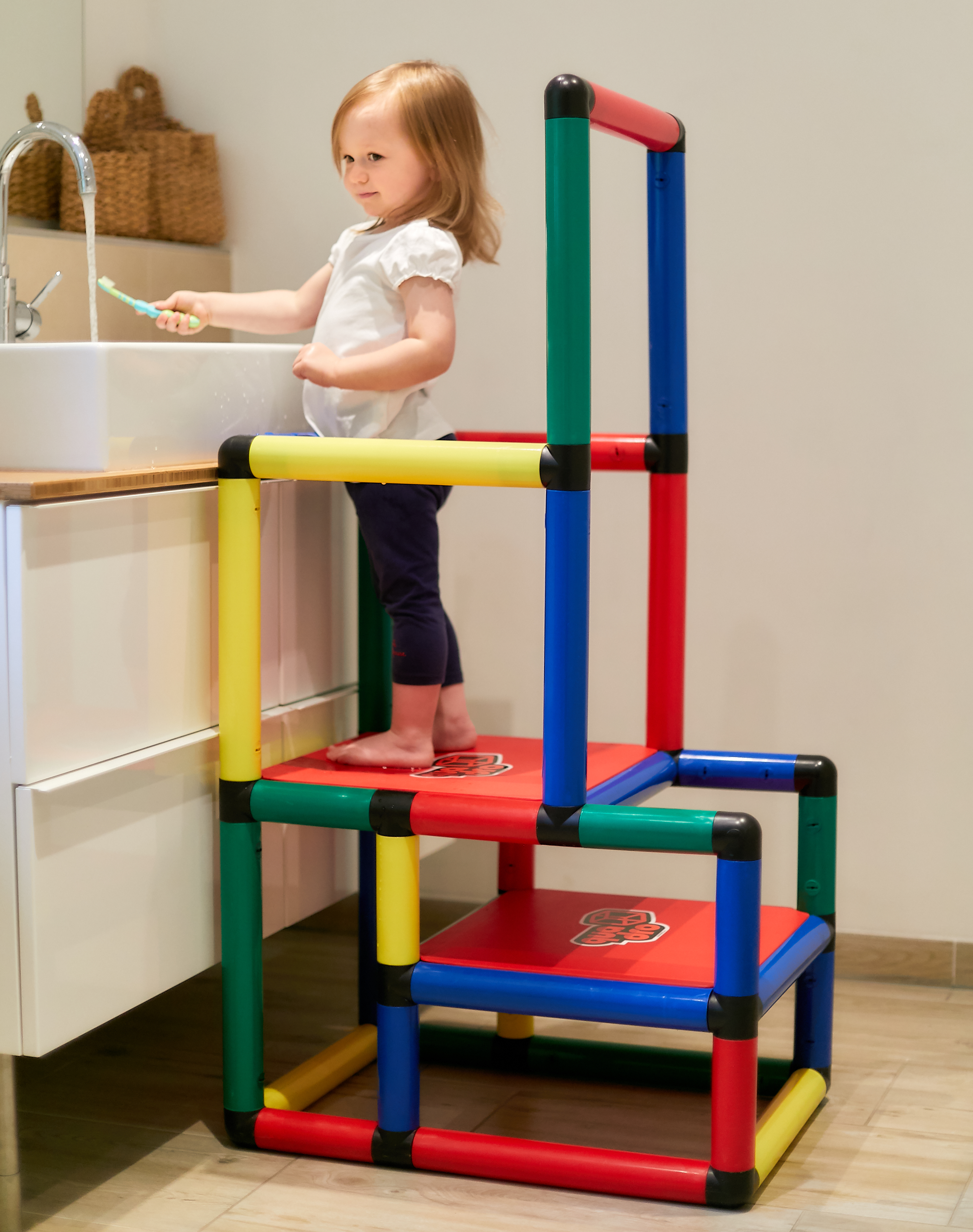 Quadro Beginner+Beginner Childrens Safe Kitchen Stepstool B0088 _D6A1971 Quadro Beginner+Beginner Childrens Safe Kitchen Stepstool B0088